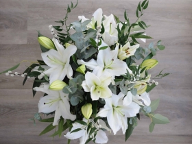 Luxury Lily Handtied